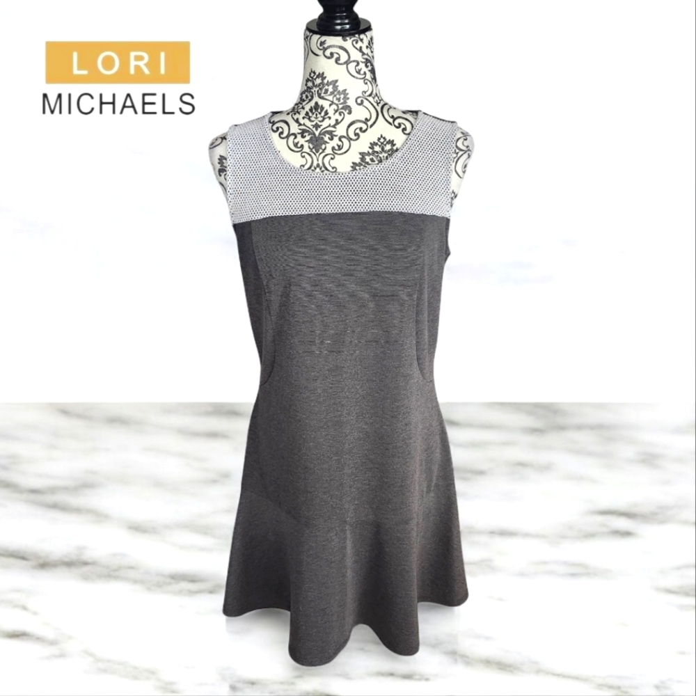 LORI MICHAELS Gray & White Sleeveless Dress- Large
